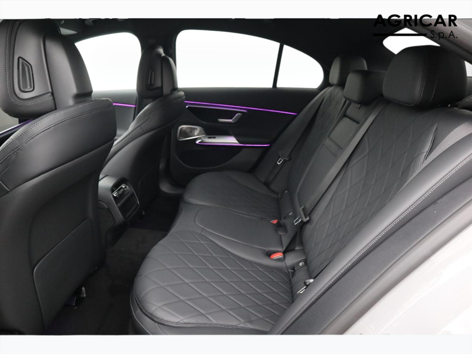 8 - Mercedes Classe E berlina 220 d amg line premium 4matic 9g-tronic