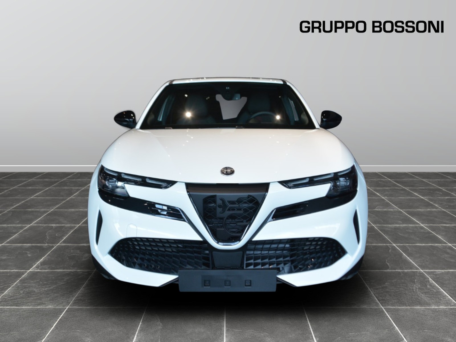 2 - Alfa Romeo Junior bev elettrica speciale