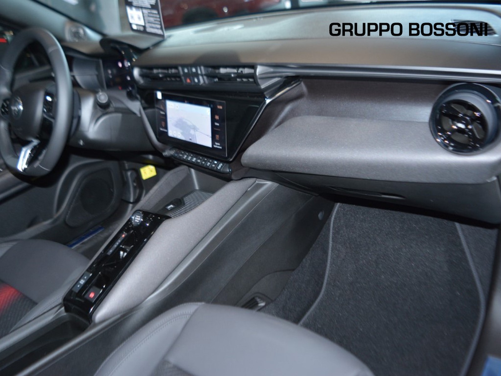 8 - Alfa Romeo Junior bev elettrica speciale