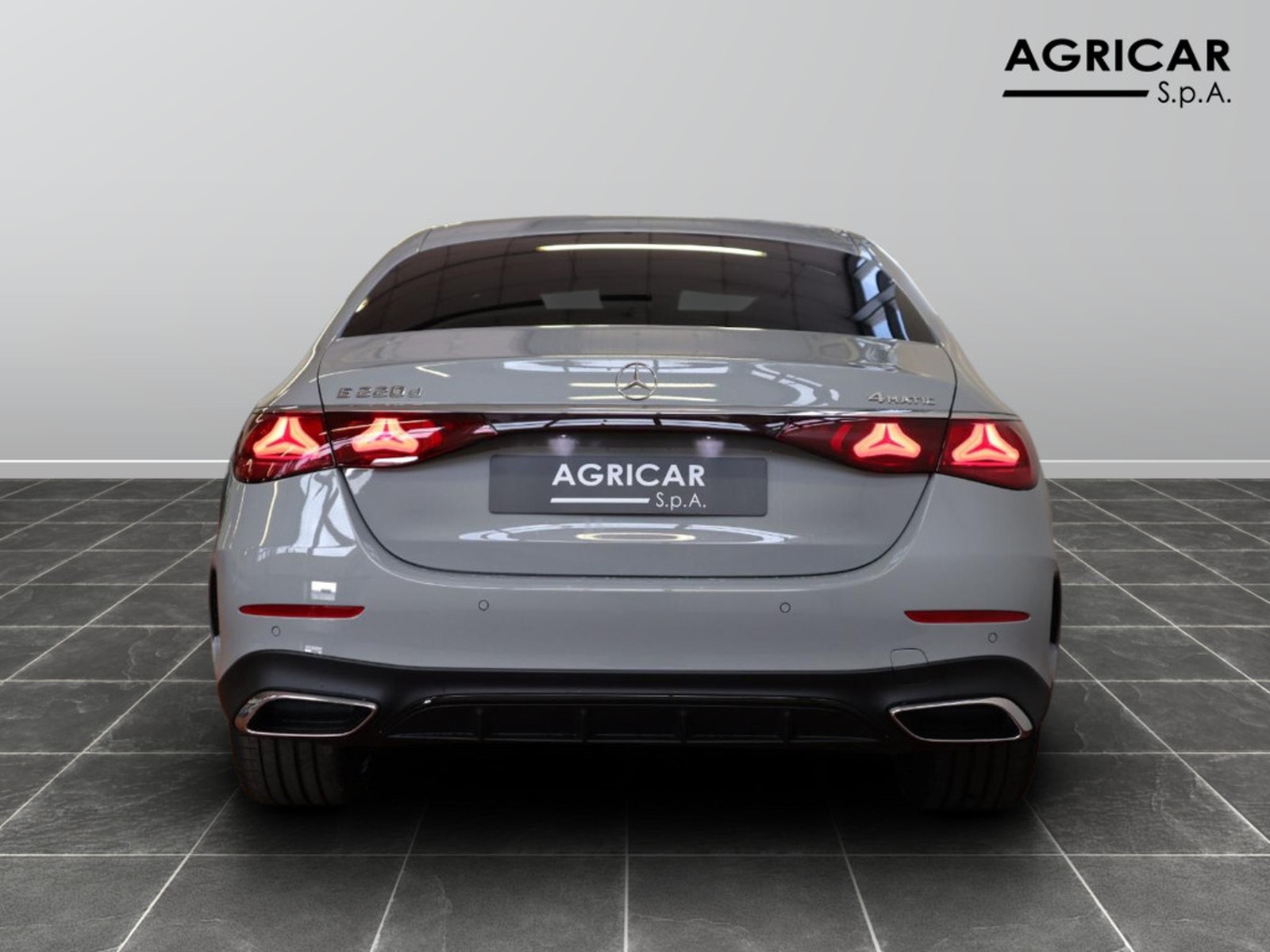 6 - Mercedes Classe E berlina 220 d amg line premium 4matic 9g-tronic