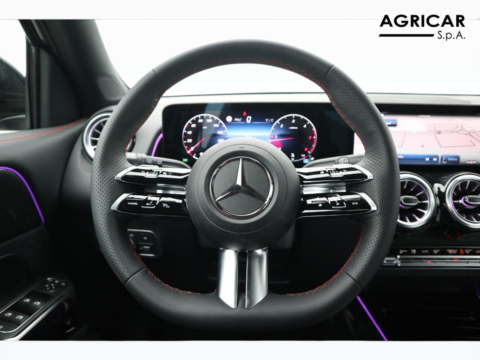 17 - Mercedes GLB 200 d amg line advanced plus 8g-dct