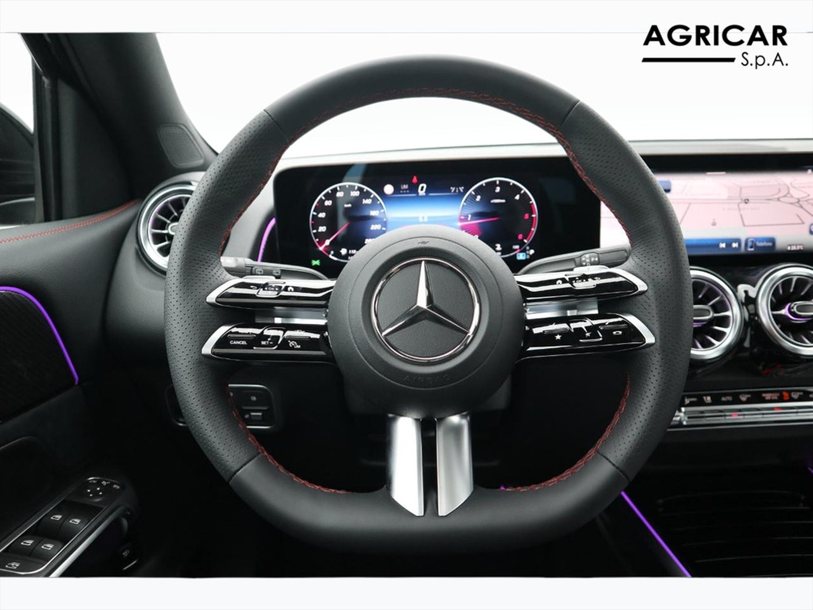 18 - Mercedes GLB 200 d amg line premium 4matic 8g-dct