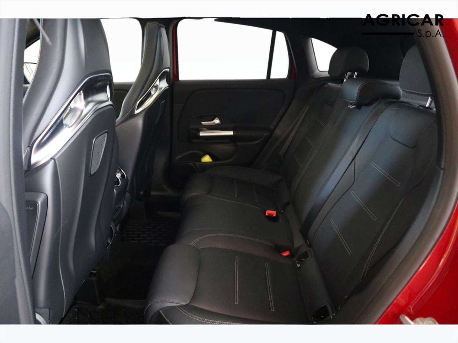 8 - AMG GLA amg 35 4matic speedshift dct amg 8g