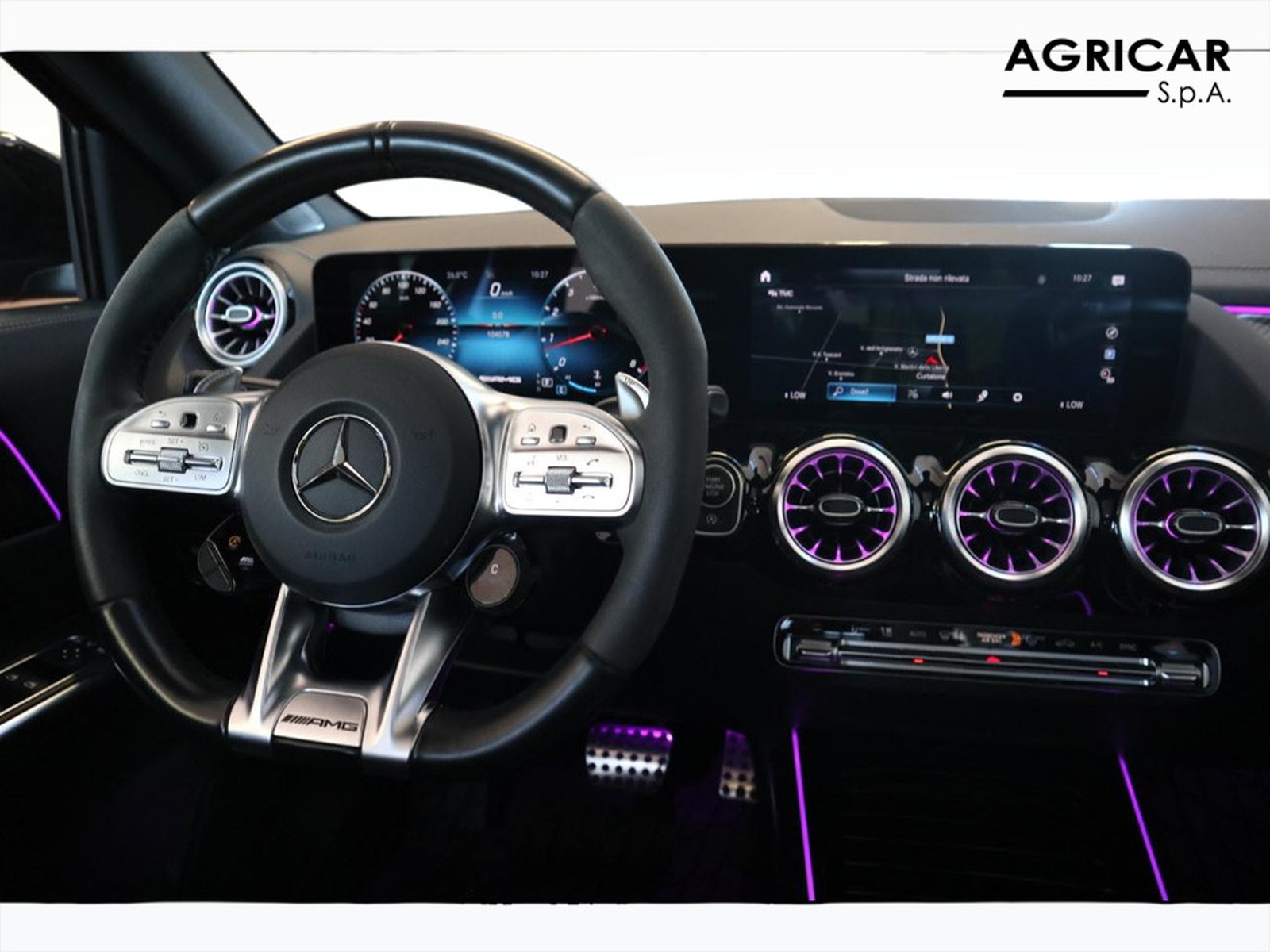 12 - AMG GLA amg 35 4matic speedshift dct amg 8g