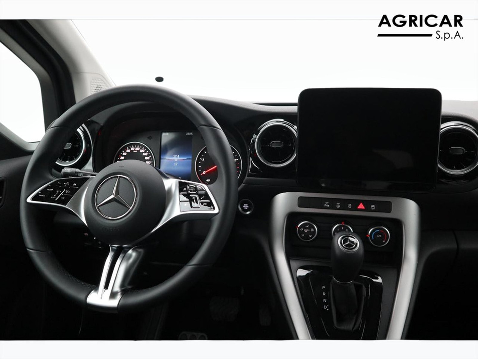 11 - Mercedes Vans Classe T long 180 d premium 7g-dct