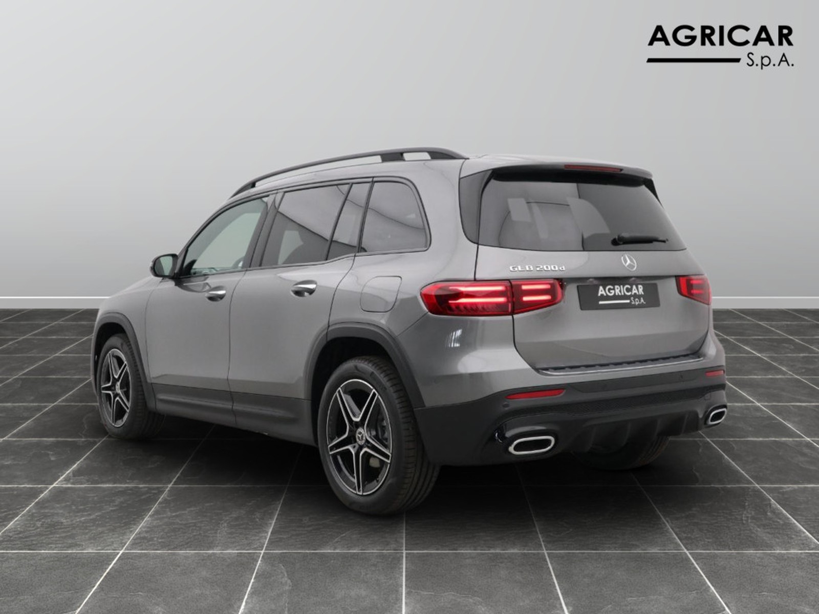 5 - Mercedes GLB 200 d amg line premium 8g-dct