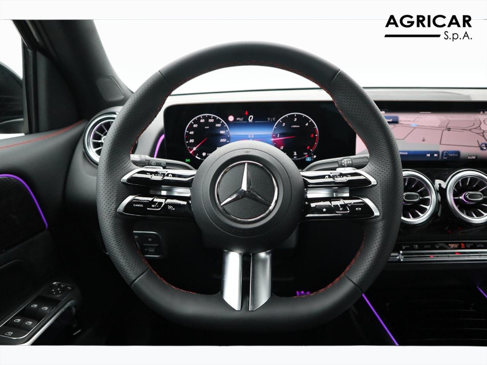 17 - Mercedes GLB 200 d amg line premium 8g-dct