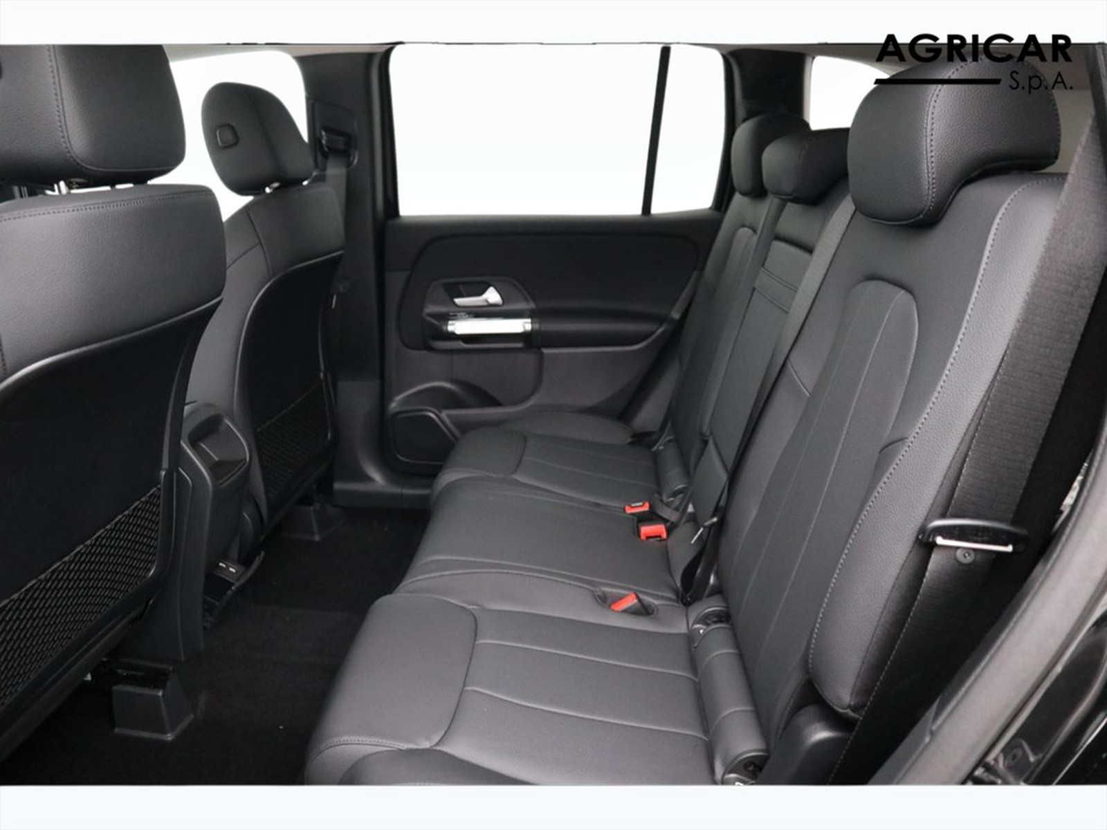 8 - Mercedes GLB 200 d progressive advanced plus 8g-dct