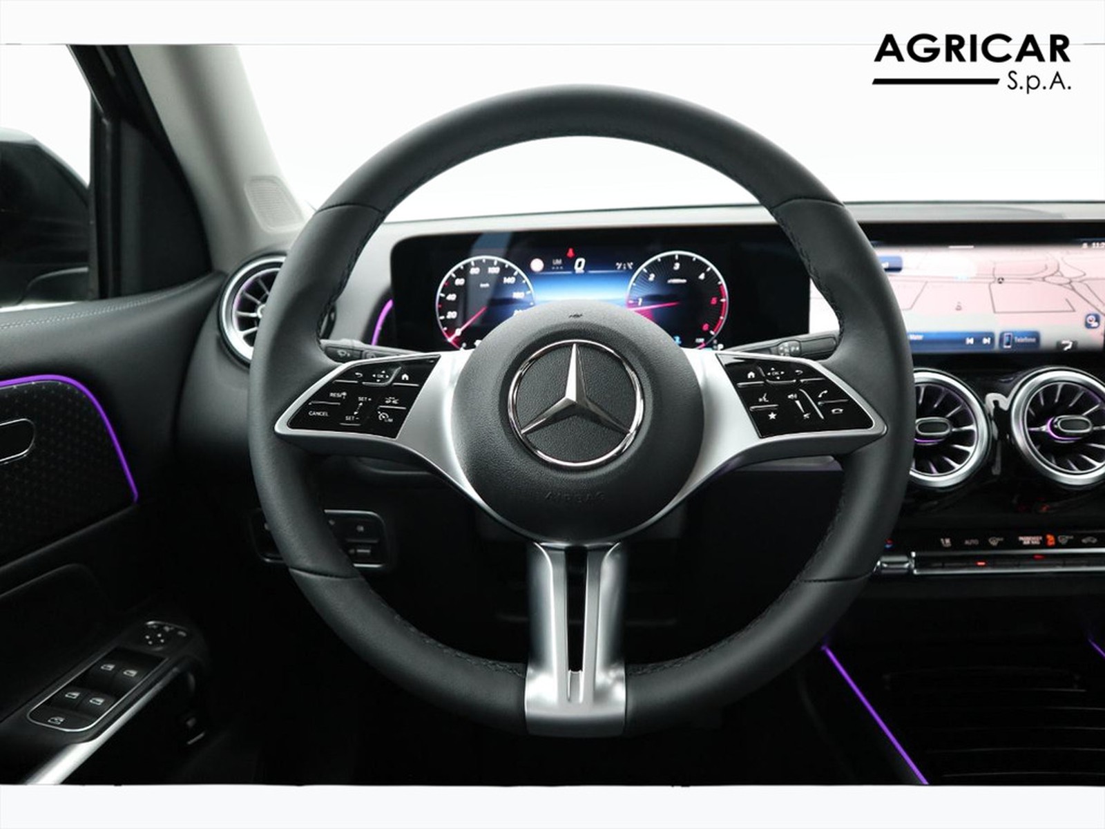 17 - Mercedes GLB 200 d progressive advanced plus 8g-dct