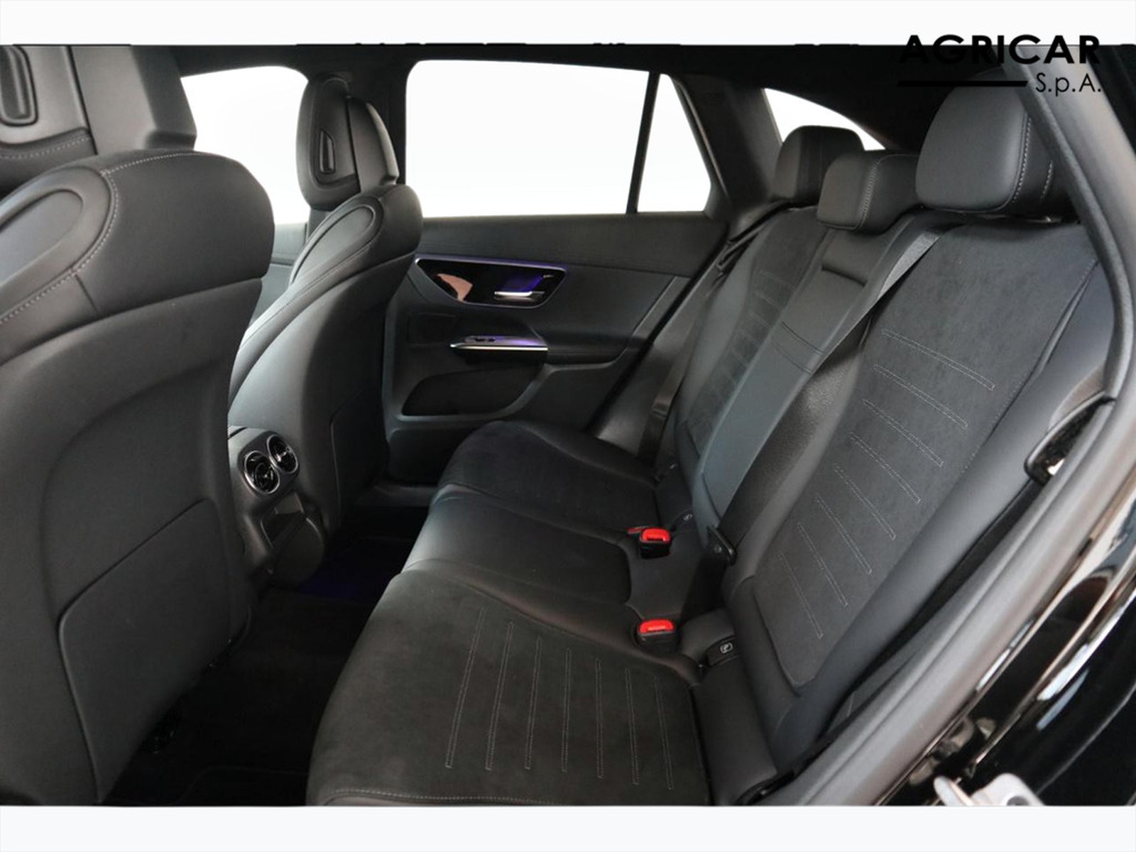 8 - Mercedes GLC suv 220 d amg premium 4matic 9g-tronic