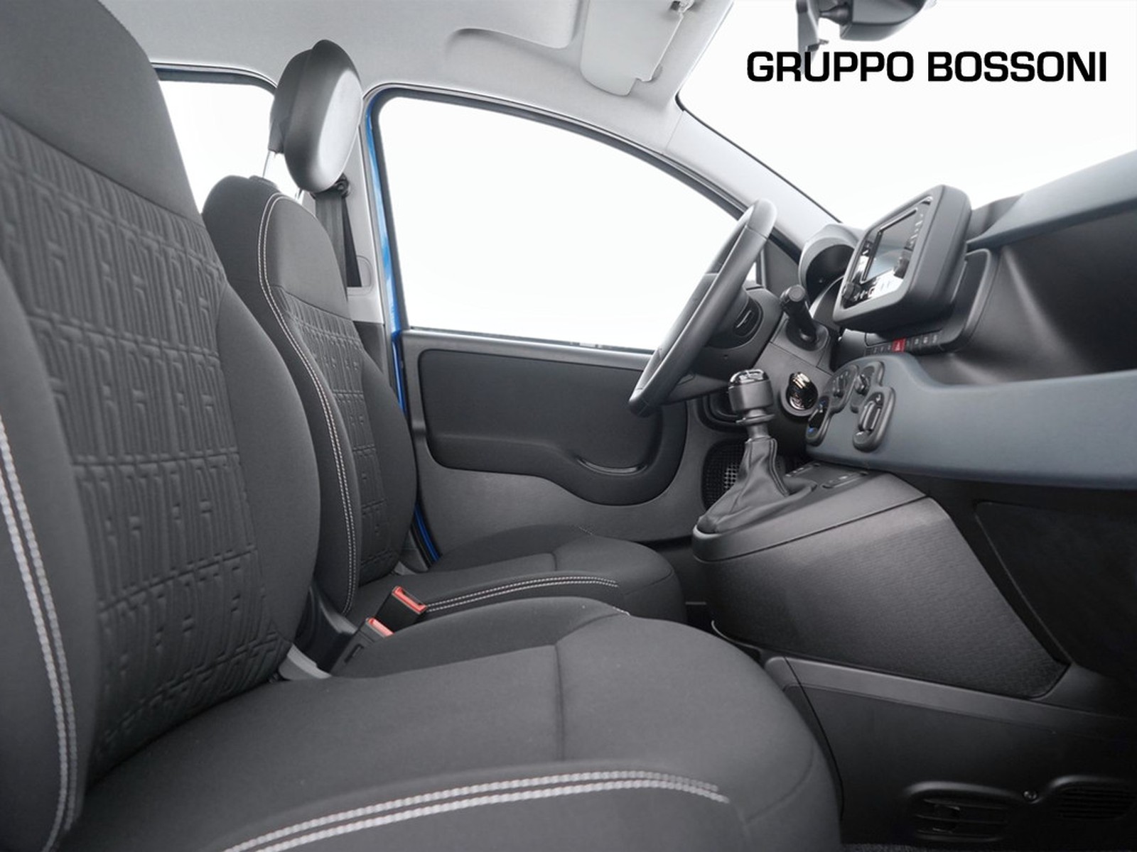 8 - Fiat Panda pandina 1.0 firefly hybrid 70cv s&s 5p.ti