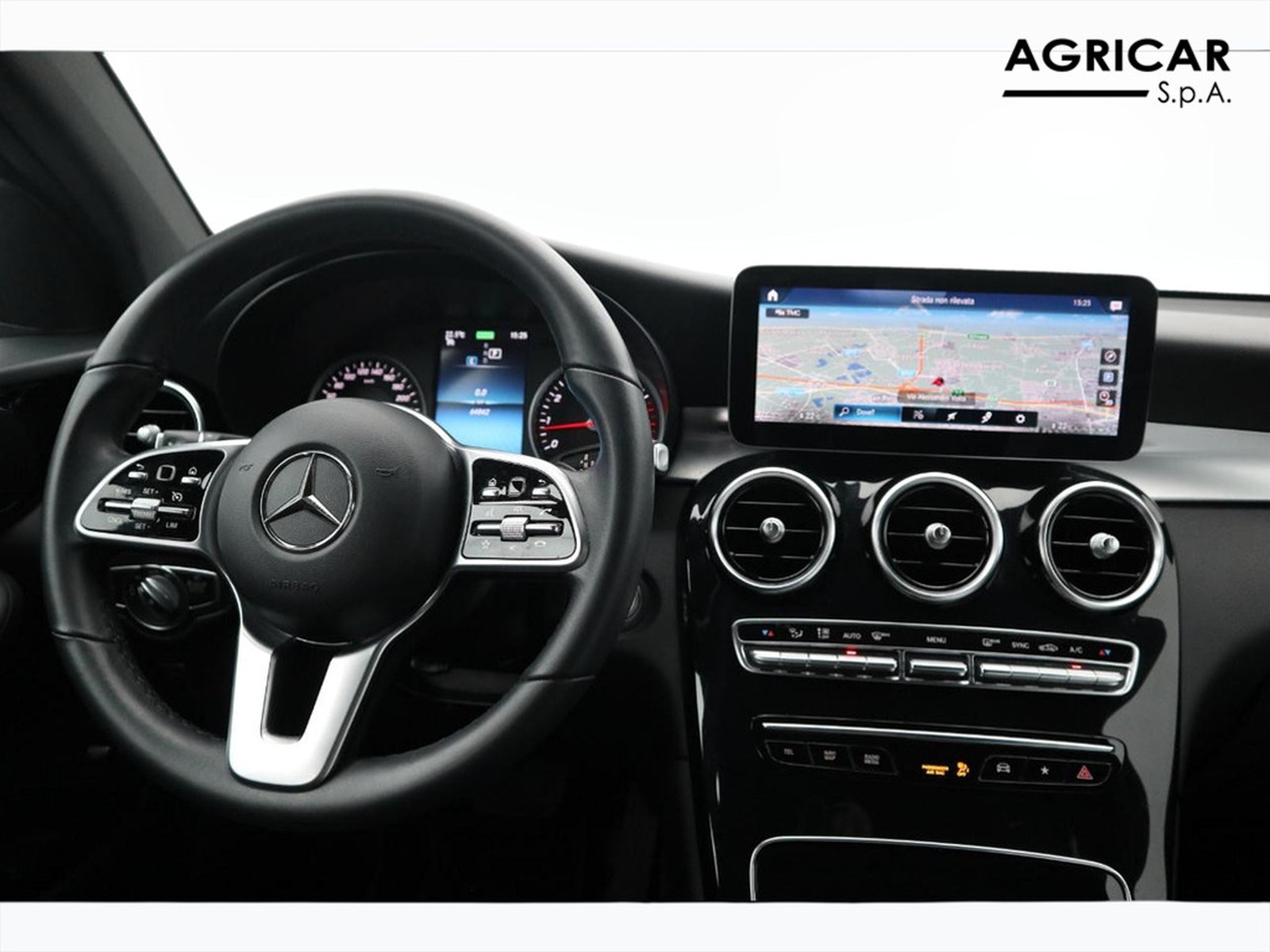 12 - Mercedes GLC coupe 200 mild hybrid (eq-boost) sport 4matic 9g-tronic plus