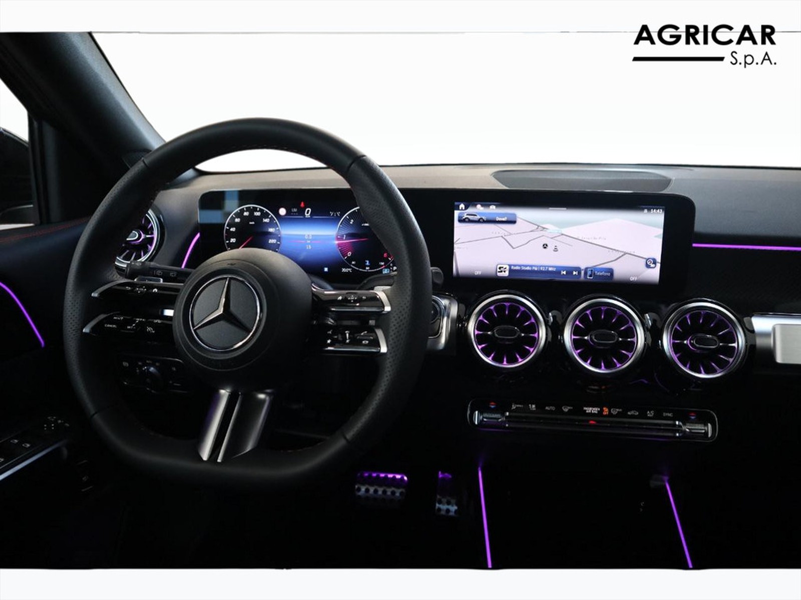 12 - Mercedes GLB 200 d amg line advanced plus 8g-dct