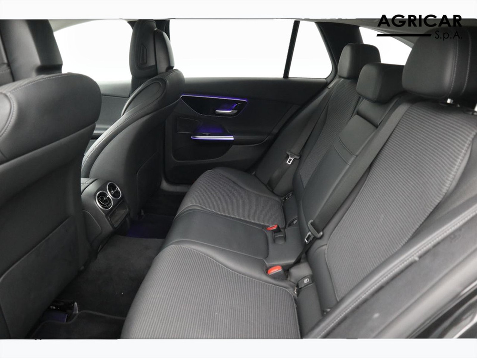 8 - Mercedes Classe C station wagon 220 d mild hybrid sport plus 9g-tronic