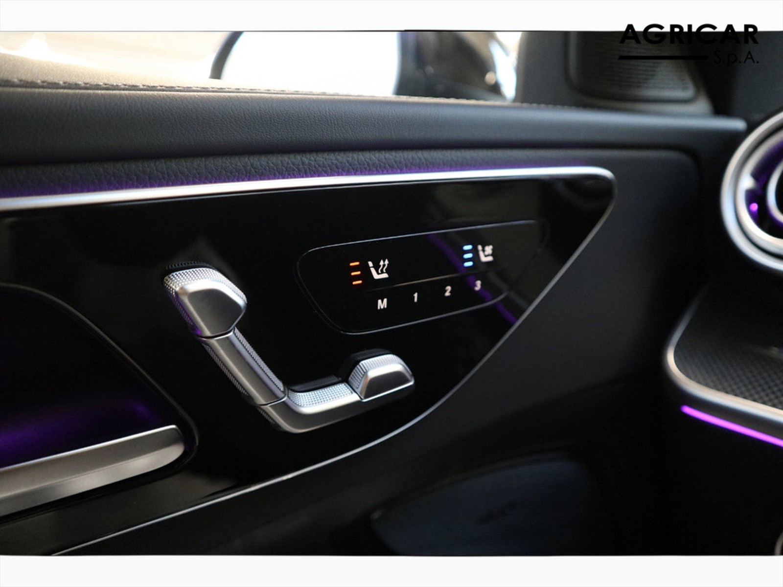 14 - Mercedes Classe C station wagon 300 de plug in hybrid travel edition 4matic 9g-tronic