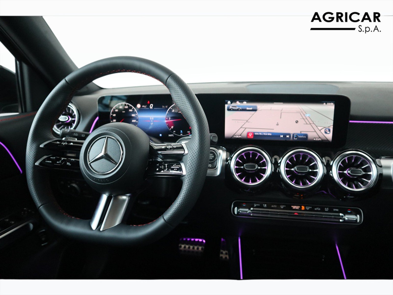 12 - Mercedes GLB 200 d amg line premium 8g-dct