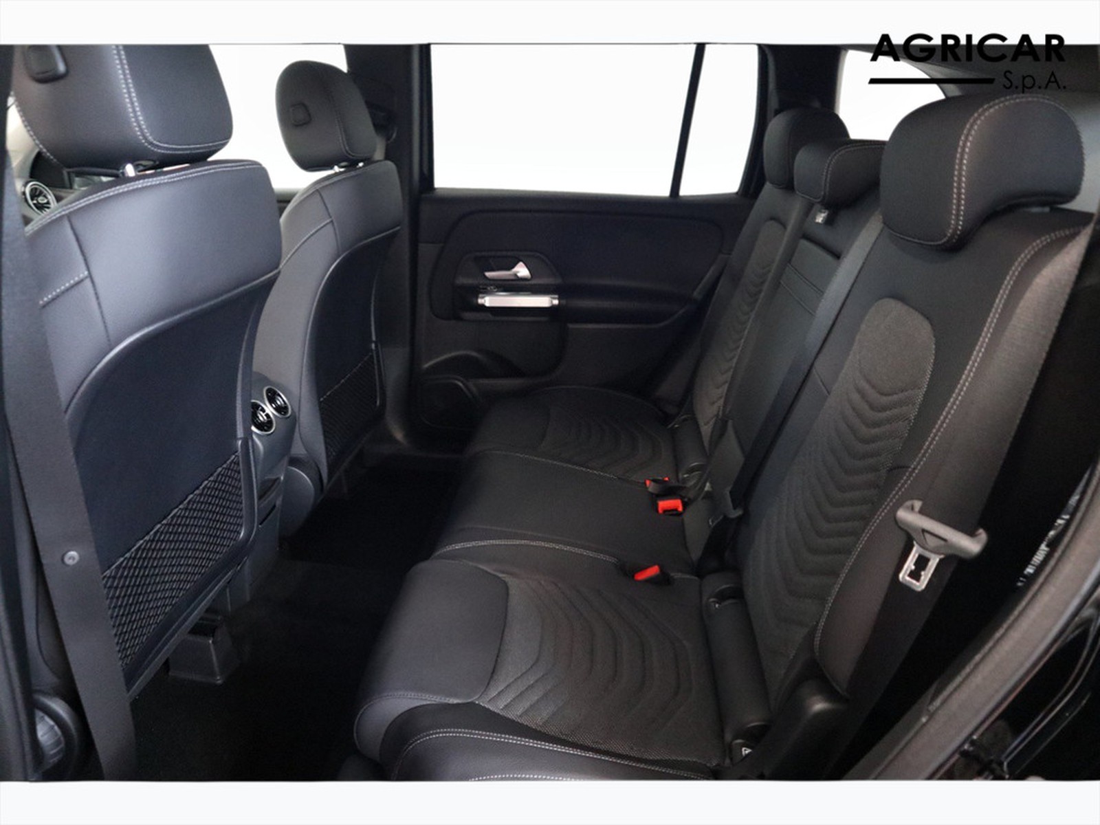 8 - Mercedes GLB 200 d progressive advanced plus 8g-dct