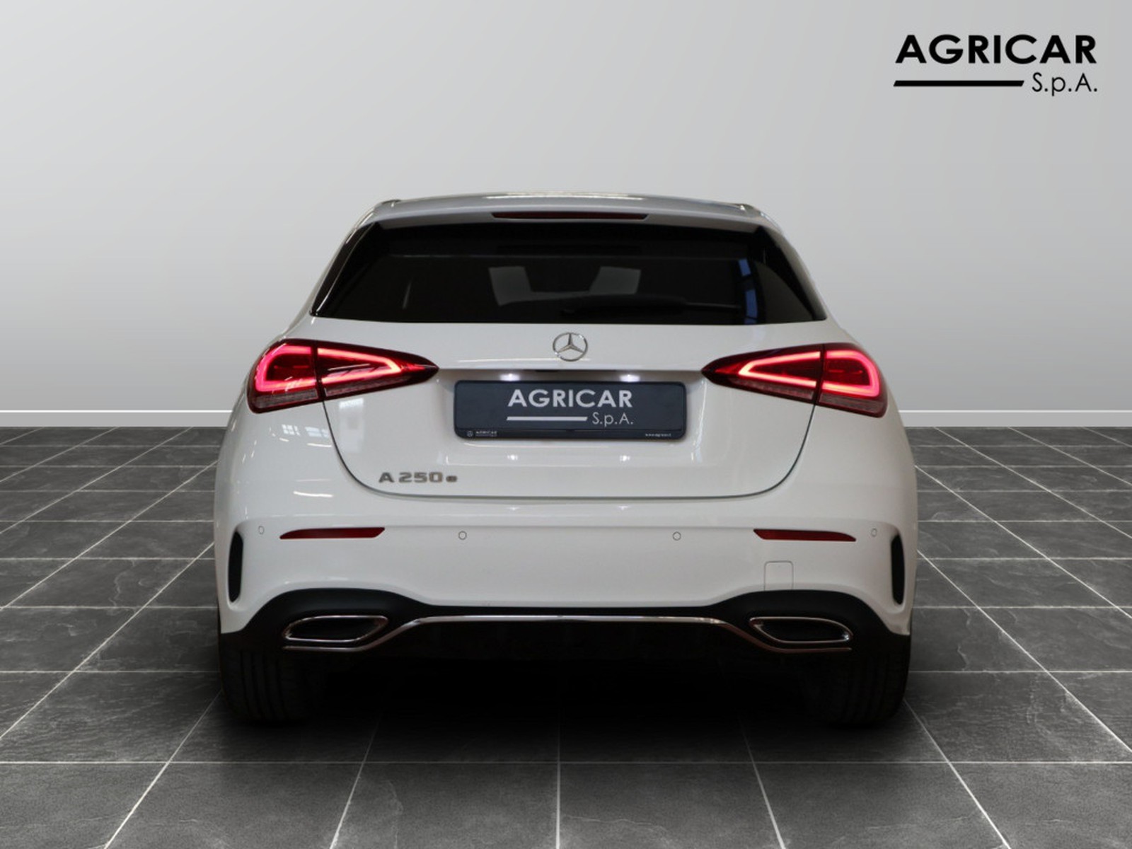 6 - Mercedes Classe A 250 e plug in hybrid (e eq-power) premium 8g-dct