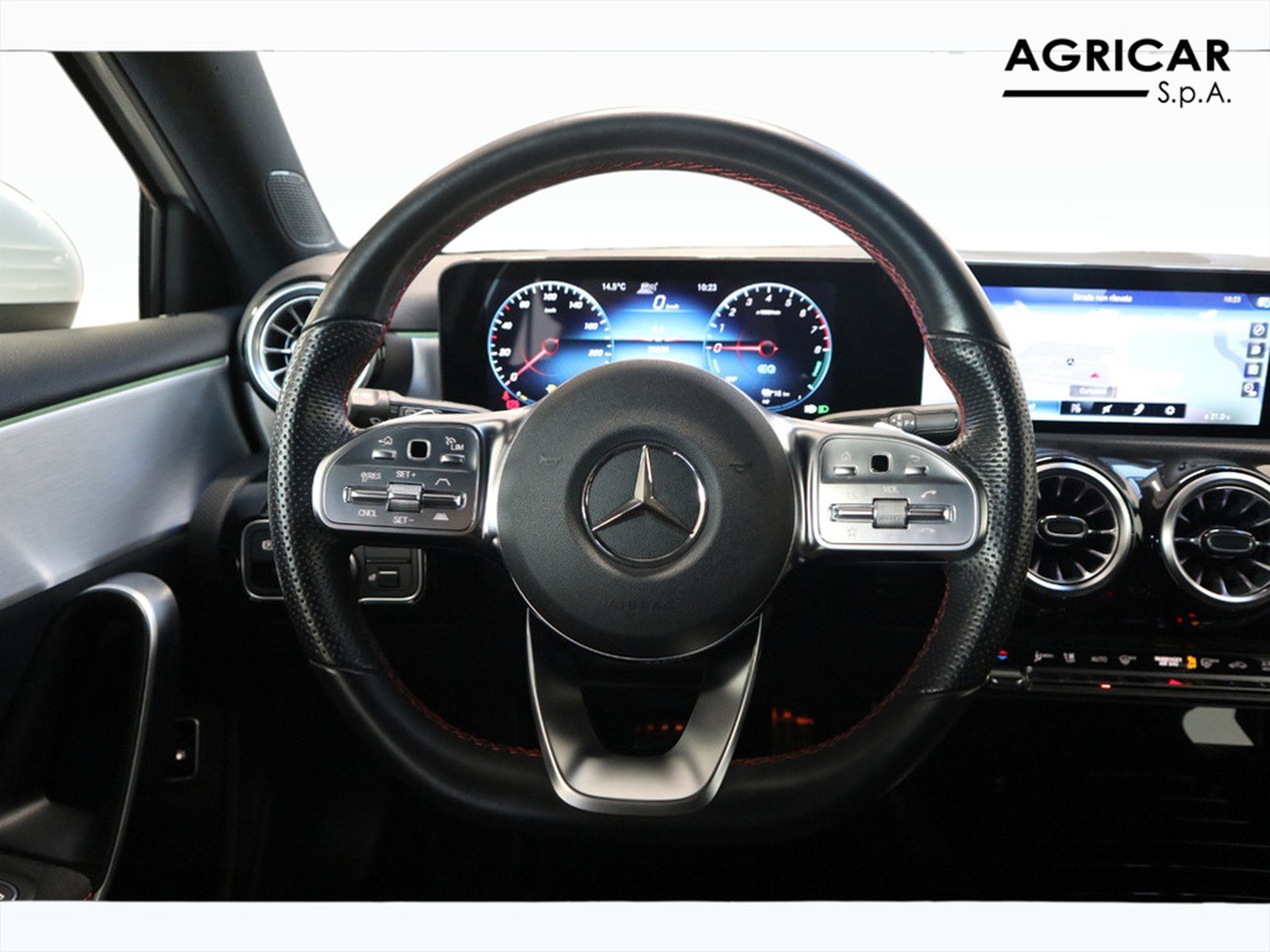 16 - Mercedes Classe A 250 e plug in hybrid (e eq-power) premium 8g-dct