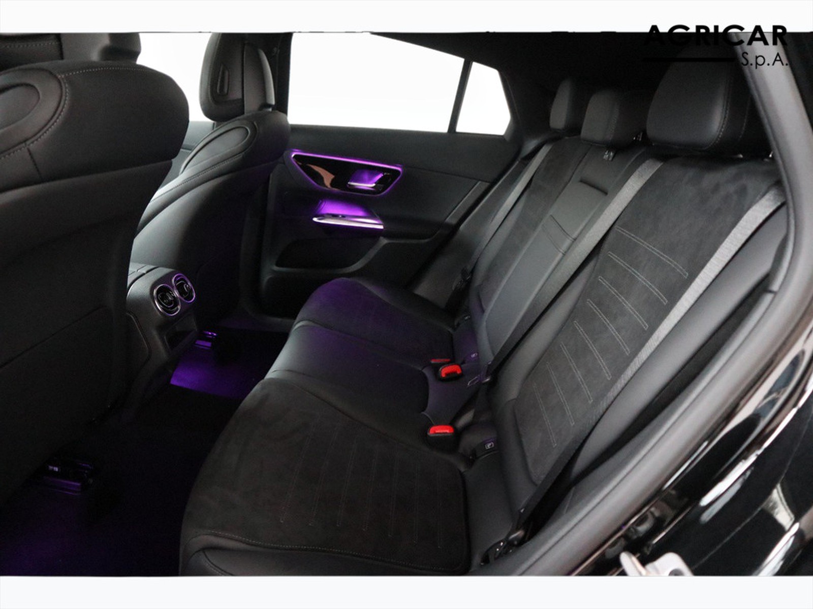 8 - Mercedes GLC coupe 220 d amg line premium 4matic 9g-tronic