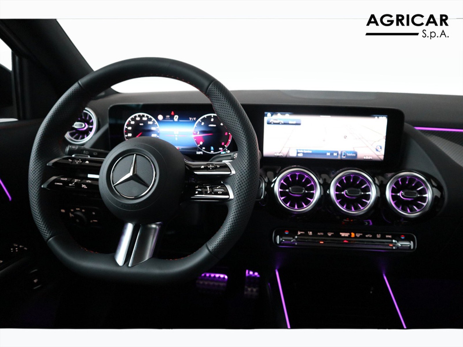 12 - Mercedes GLA 220 d amg line premium 4matic 8g-dct