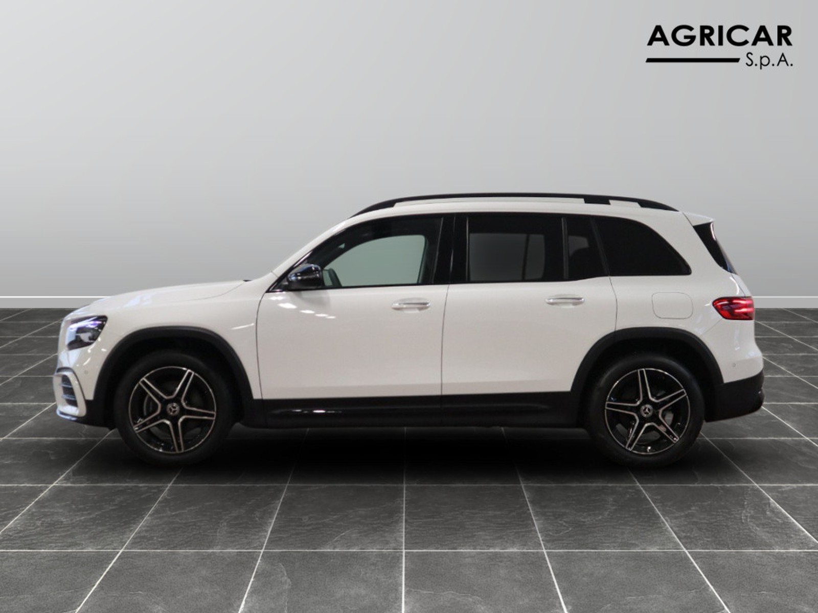 3 - Mercedes GLB 200 d amg line premium 4matic 8g-dct