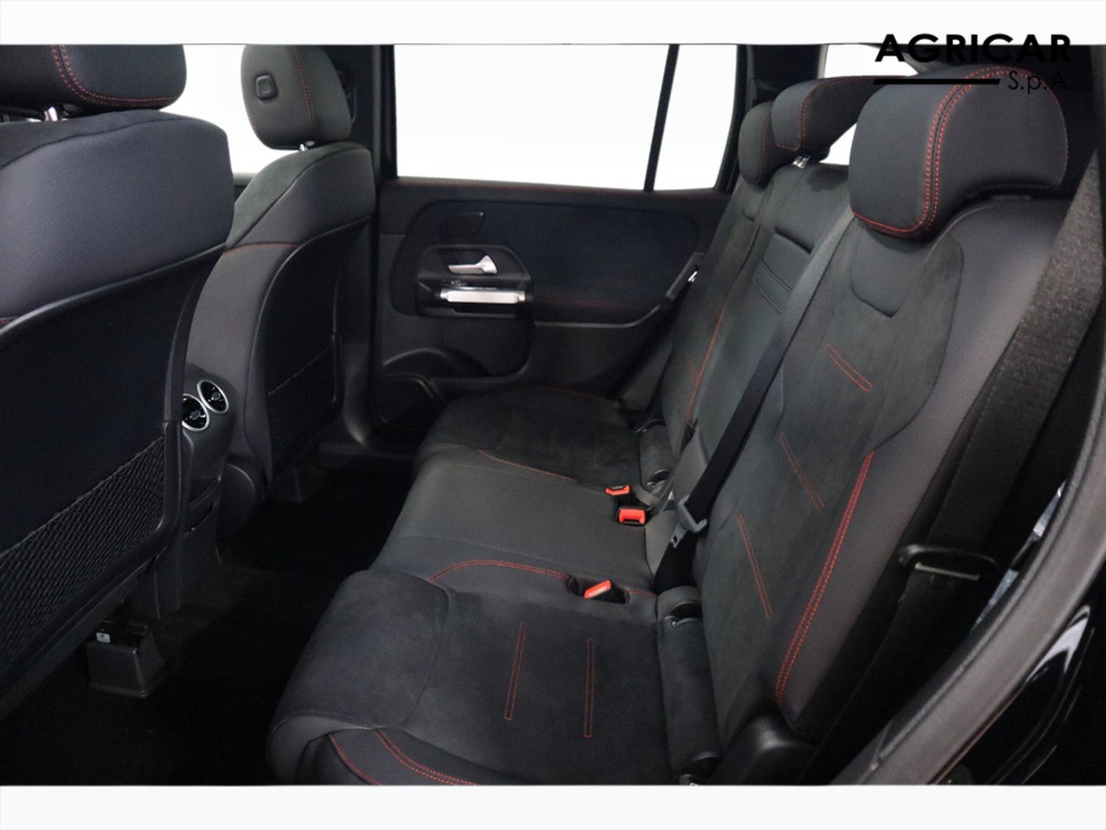 8 - Mercedes GLB 220 d amg line premium 4matic 8g-dct