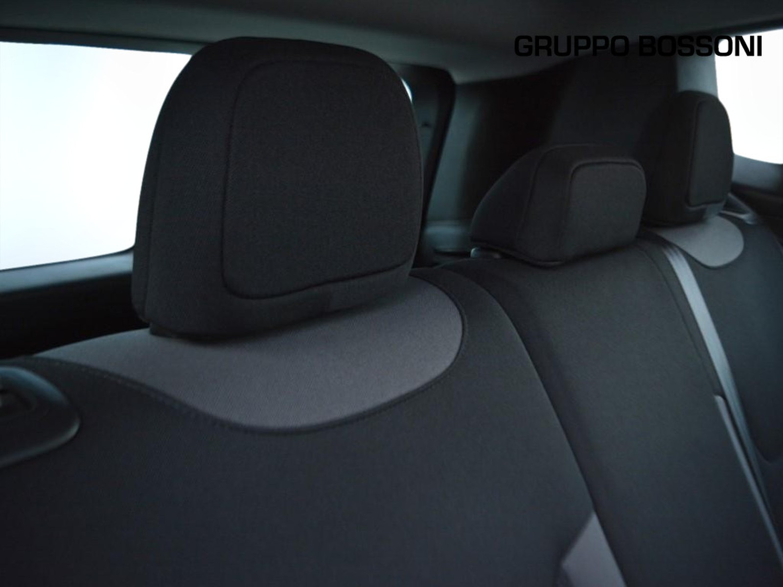 6 - Jeep Renegade 1.5 turbo t4 mhev 130cv limited 2wd