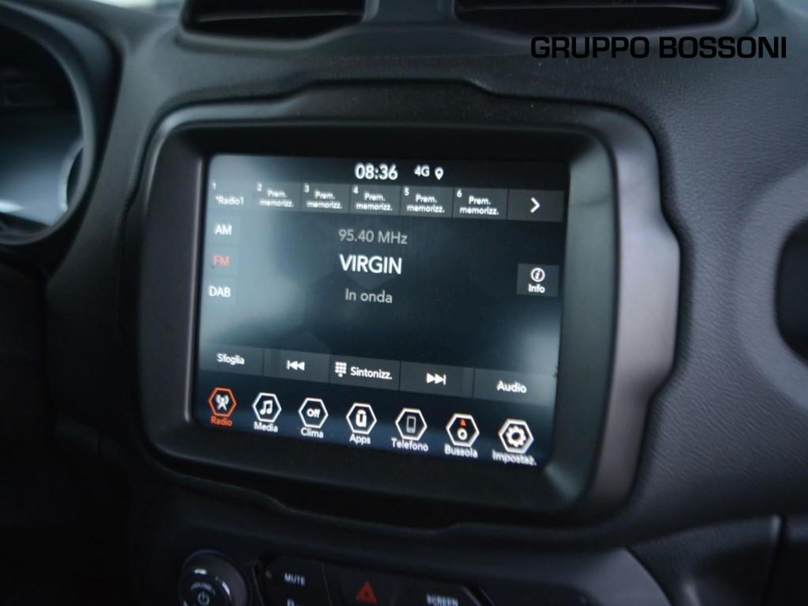 10 - Jeep Renegade 1.5 turbo t4 mhev 130cv limited 2wd