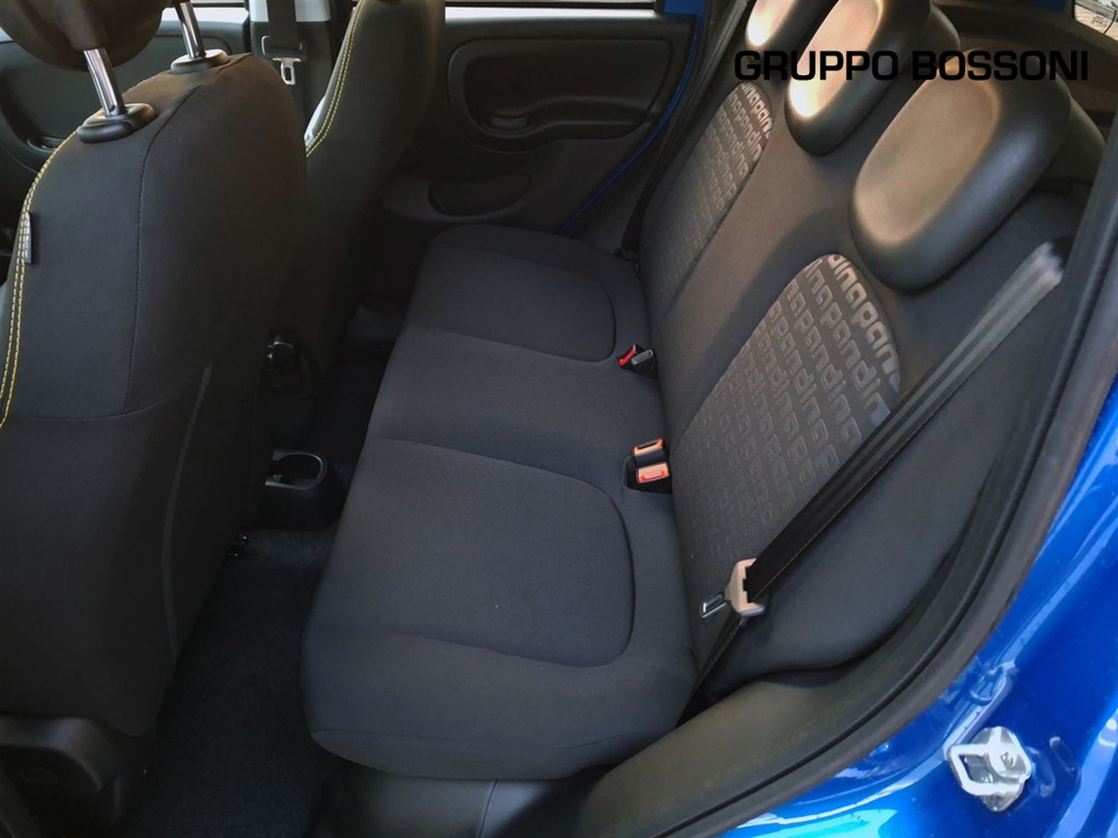 12 - Fiat Pandina cross 1.0 firefly hybrid 70cv s&s