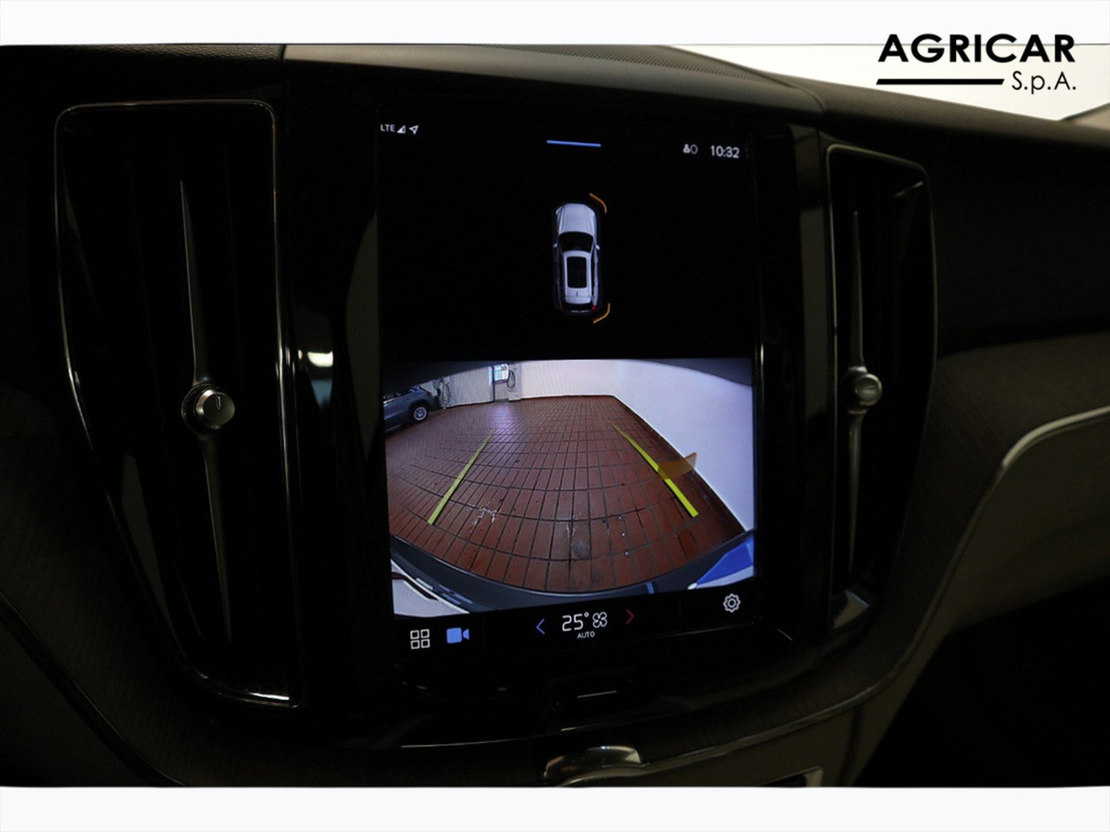 11 - Volvo XC60 2.0 b4 plus bright automatico