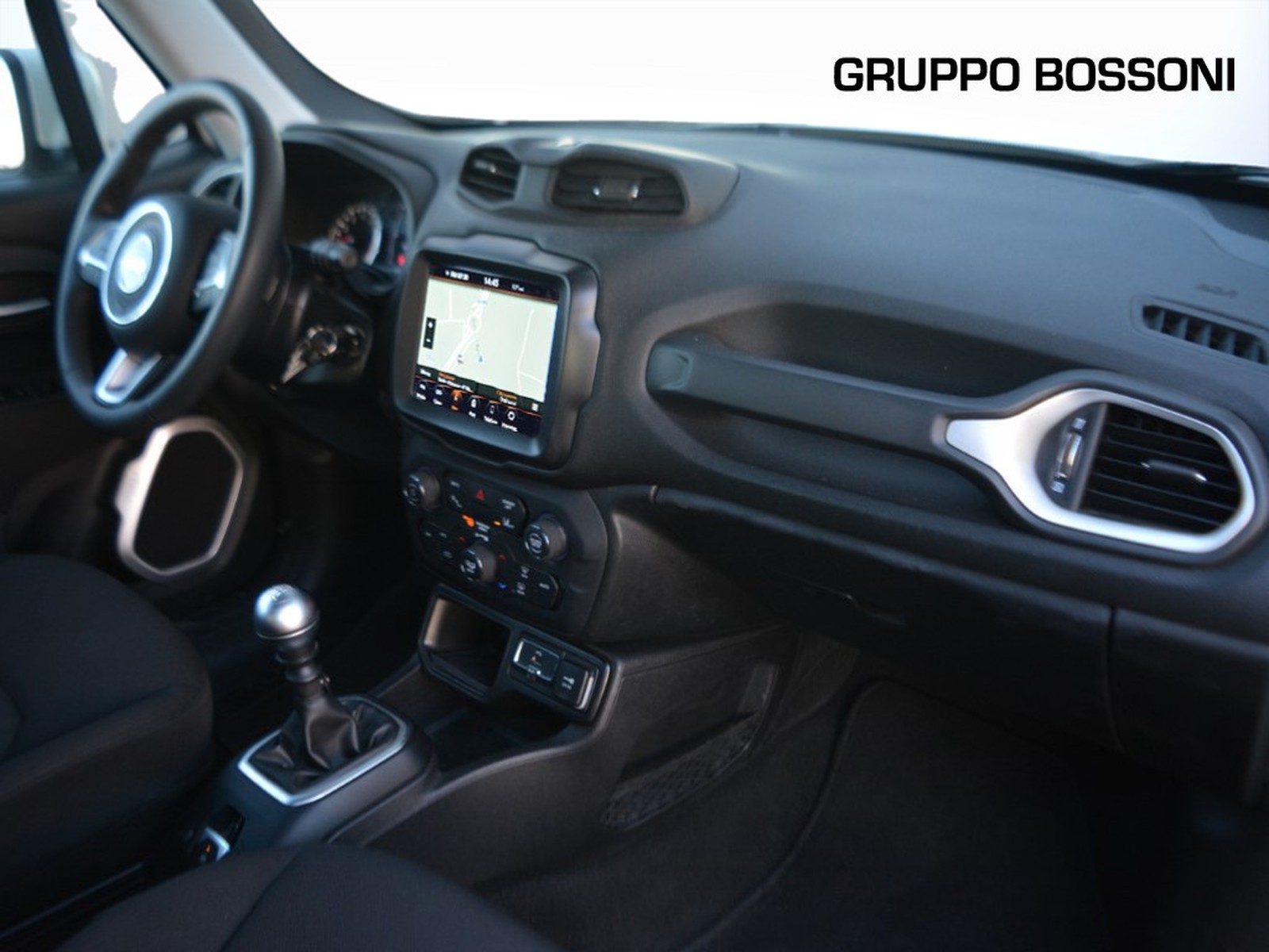 8 - Jeep Renegade 1.0 t3 longitude 2wd