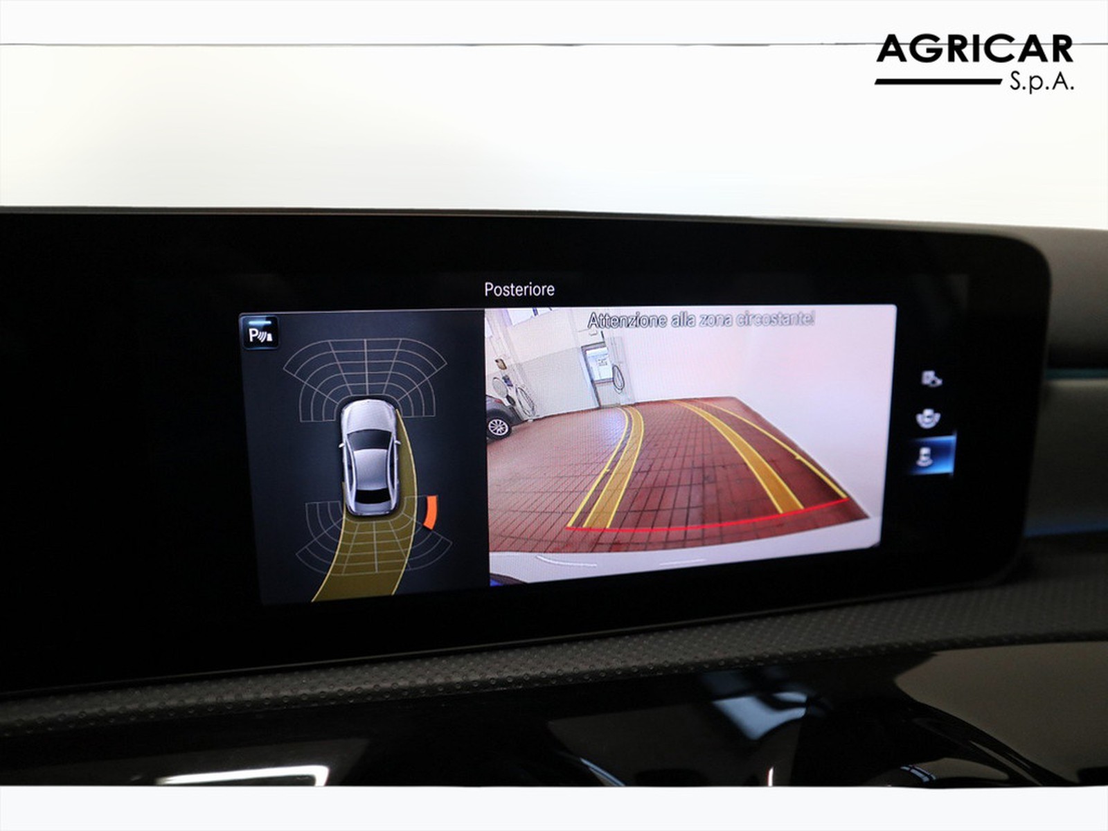 11 - Mercedes Classe A sedan 180 d premium 7g-dct