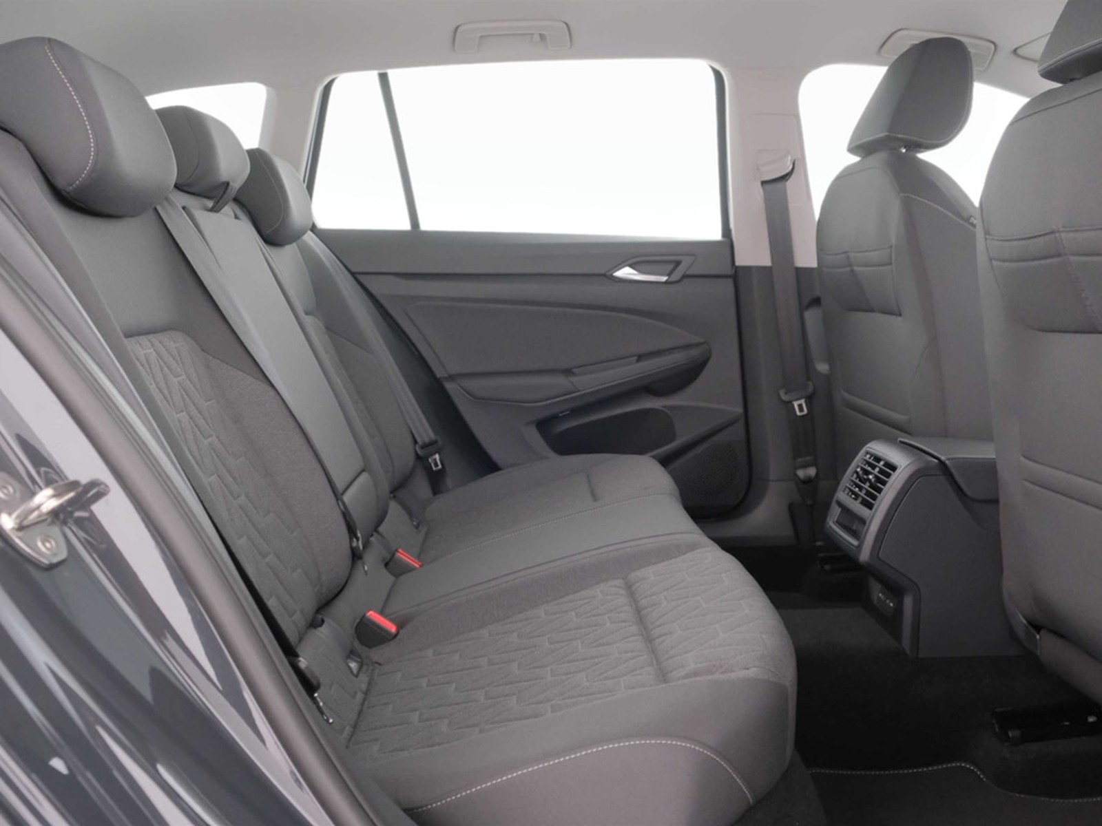 9 - Volkswagen Golf variant 2.0 tdi scr 150cv life dsg