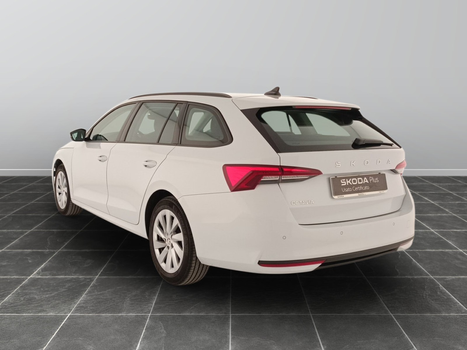 4 - Skoda Octavia wagon 2.0 tdi 150cv executive dsg