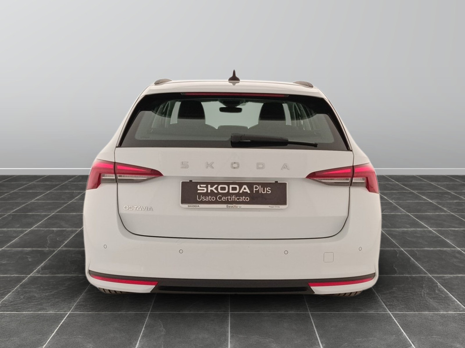 5 - Skoda Octavia wagon 2.0 tdi 150cv executive dsg