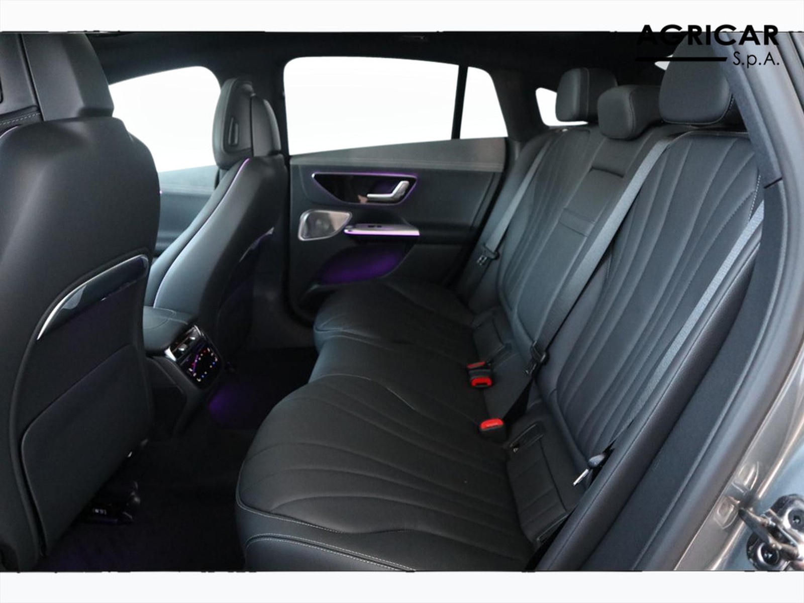 8 - Mercedes EQE 350 premium plus 4matic