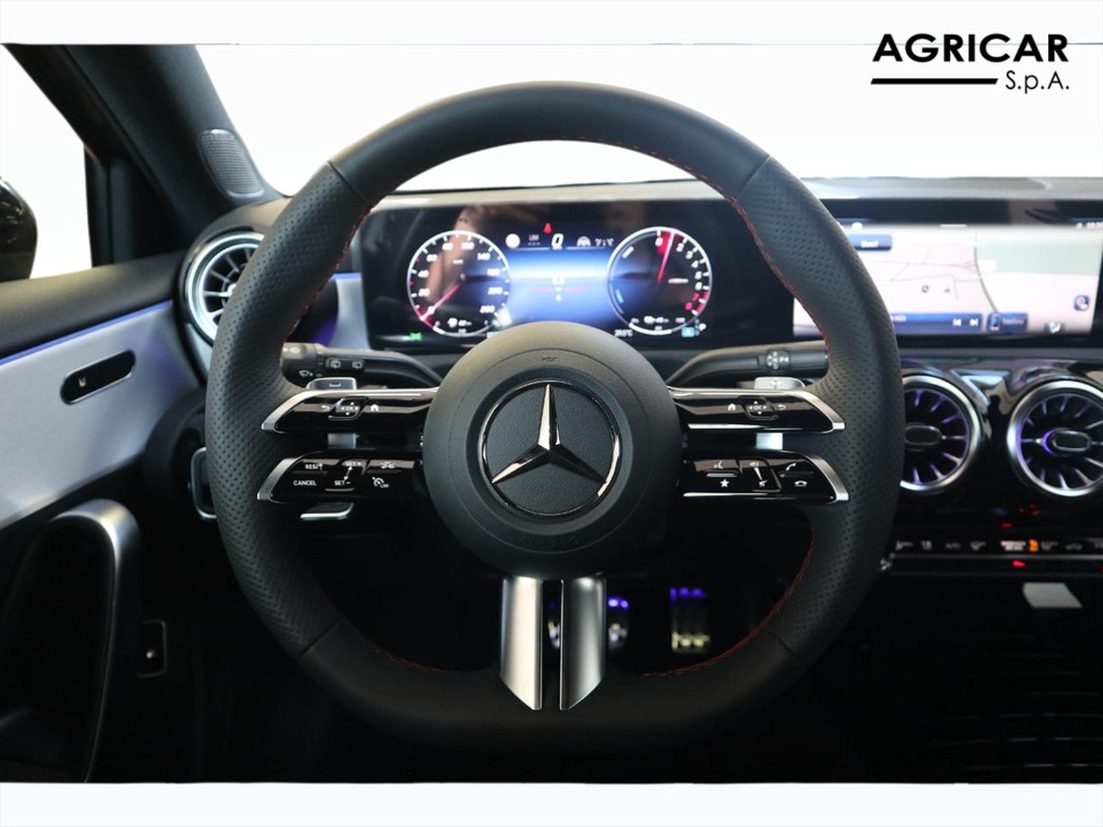 17 - Mercedes Classe A 250 e plug-in-hybrid amg line advanced plus speedshift dct amg 8g
