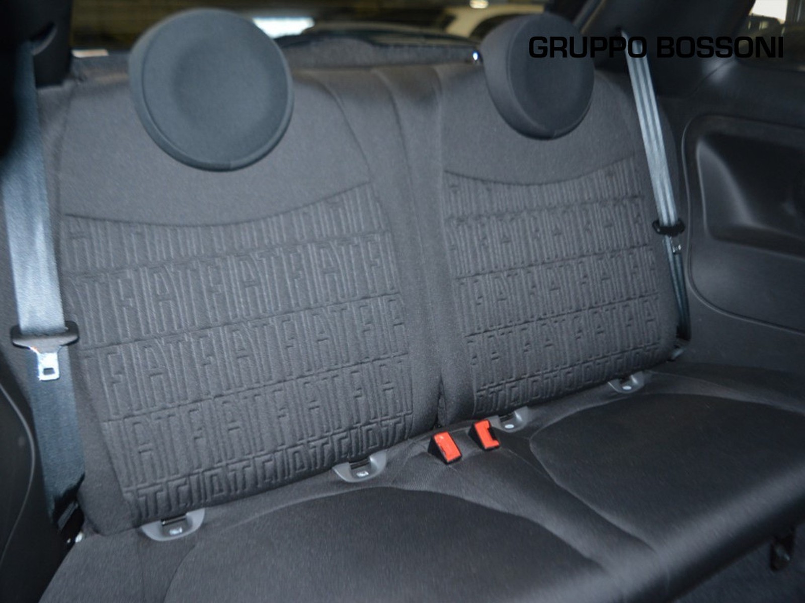 6 - Fiat 500 1.0 firefly hybrid 70cv dolcevita