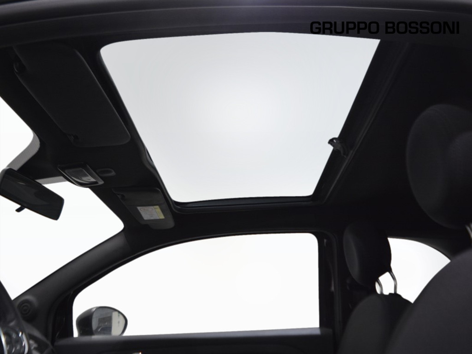 12 - Fiat 500 1.0 firefly hybrid 70cv dolcevita