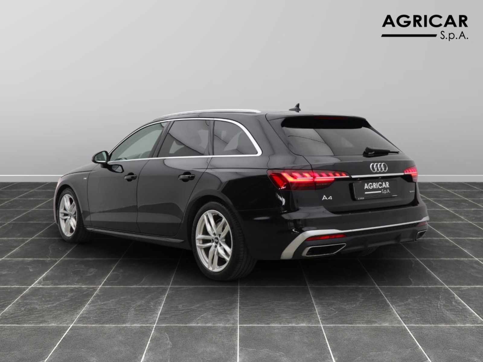 5 - Audi A4 avant 40 2.0 tdi 190cv s line edition quattro s tronic