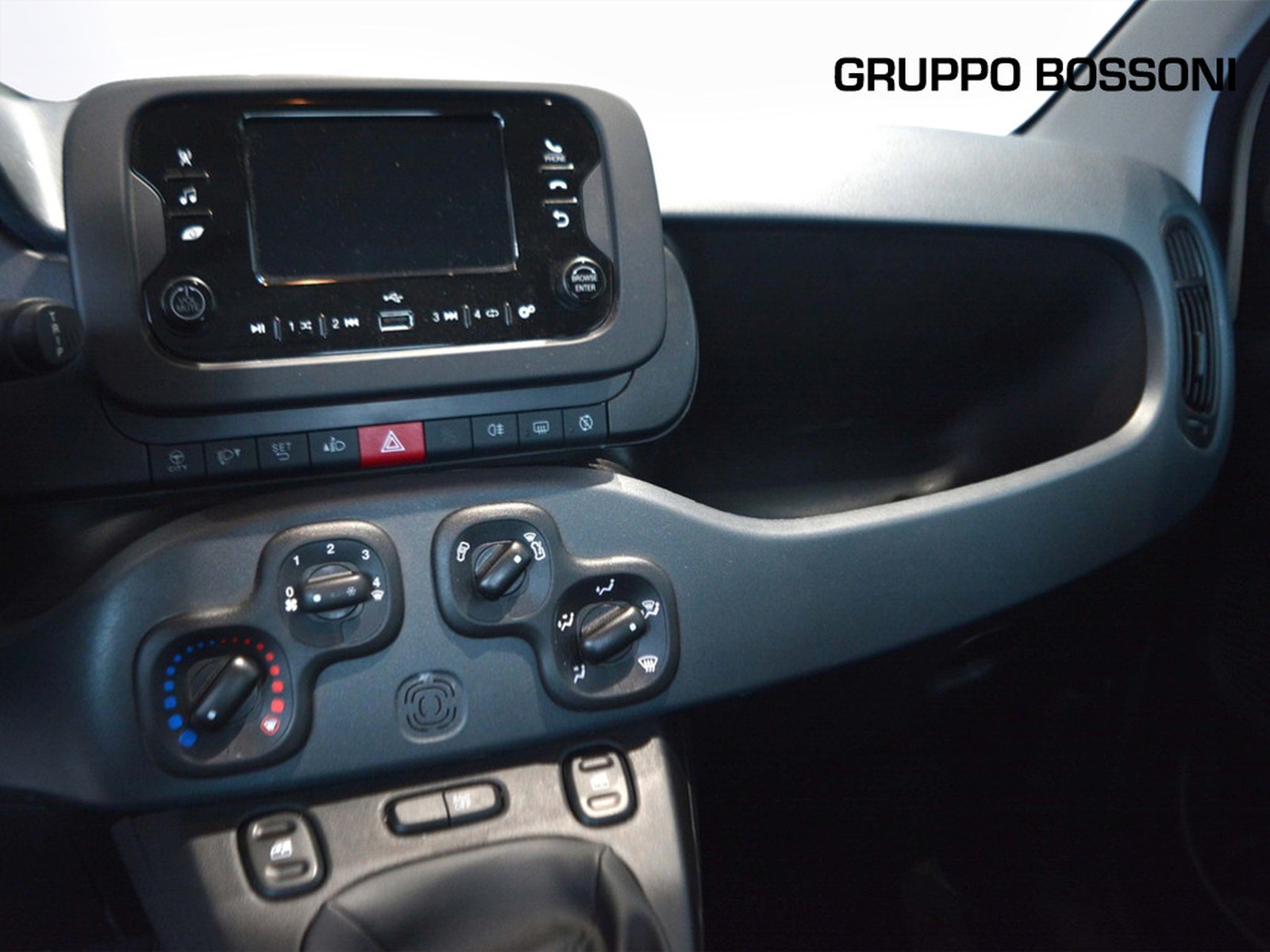 17 - Fiat Panda 1.0 firefly hybrid 70cv s&s