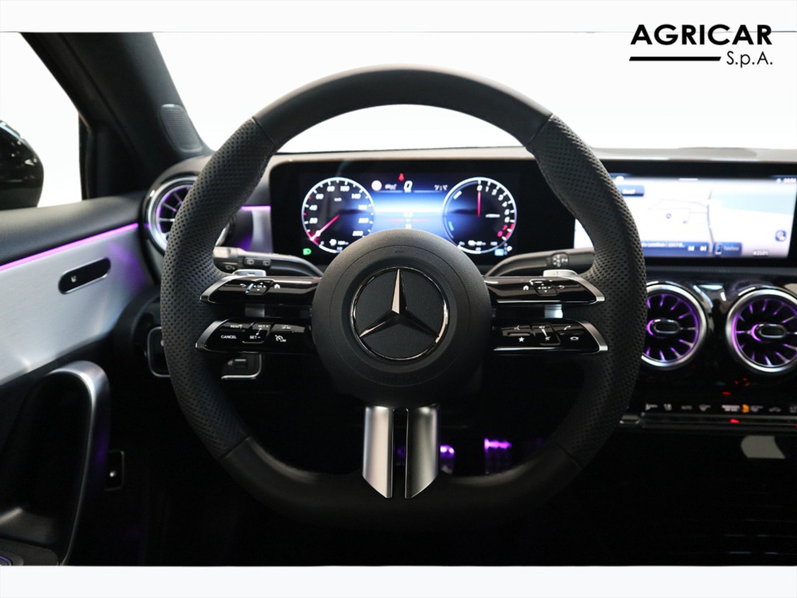 17 - Mercedes Classe A 250 e plug-in-hybrid alpine grey edition speedshift dct amg 8g