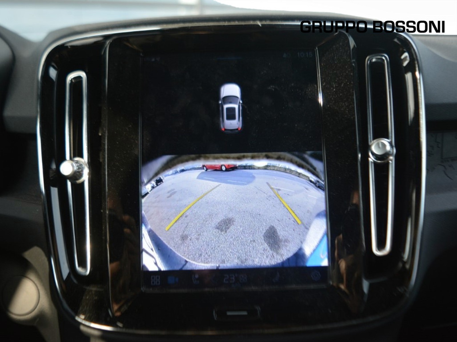 21 - Volvo XC40 single motor plus rwd edt