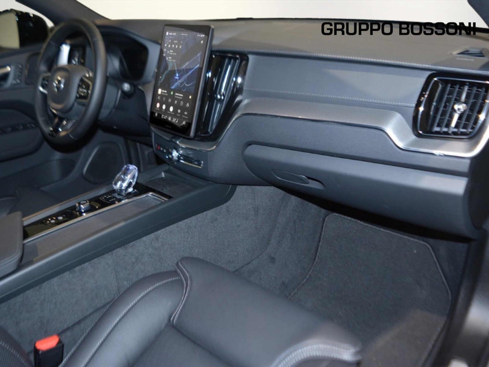 8 - Volvo XC60 2.0 t6 plug-in hybrid ultra black edition awd automatico