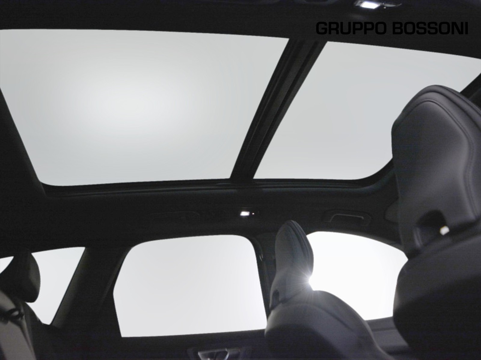 16 - Volvo XC60 2.0 t6 plug-in hybrid ultra black edition awd automatico