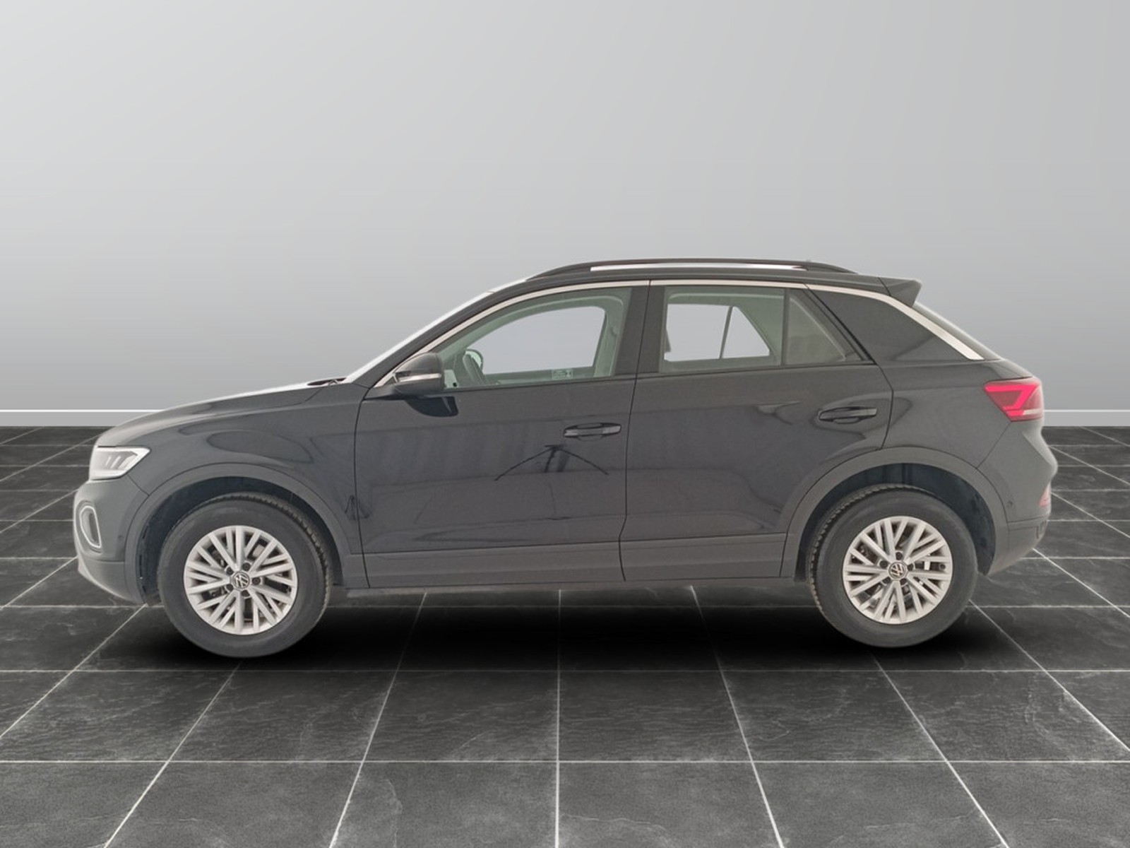 3 - Volkswagen T-Roc 2.0 tdi scr 115cv life