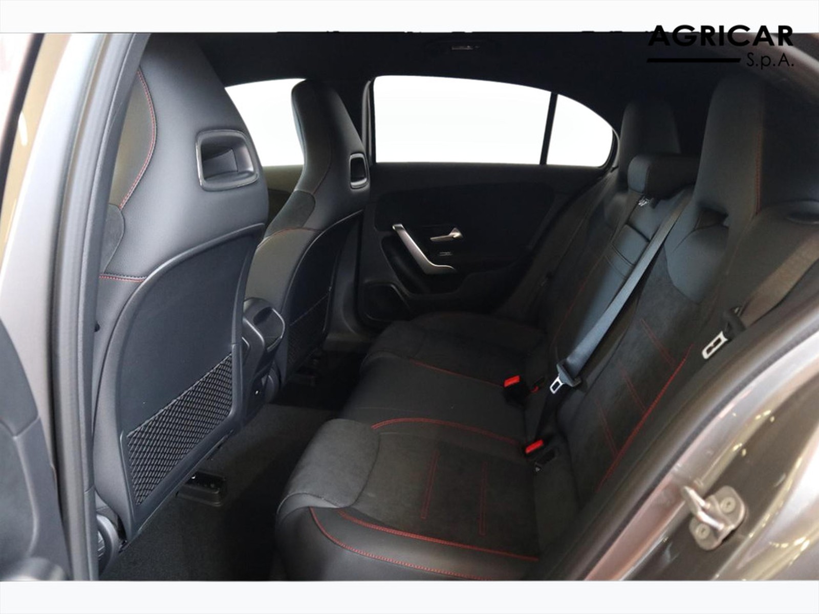 8 - Mercedes Classe A 250 e plug-in-hybrid amg line advanced plus speedshift dct amg 8g