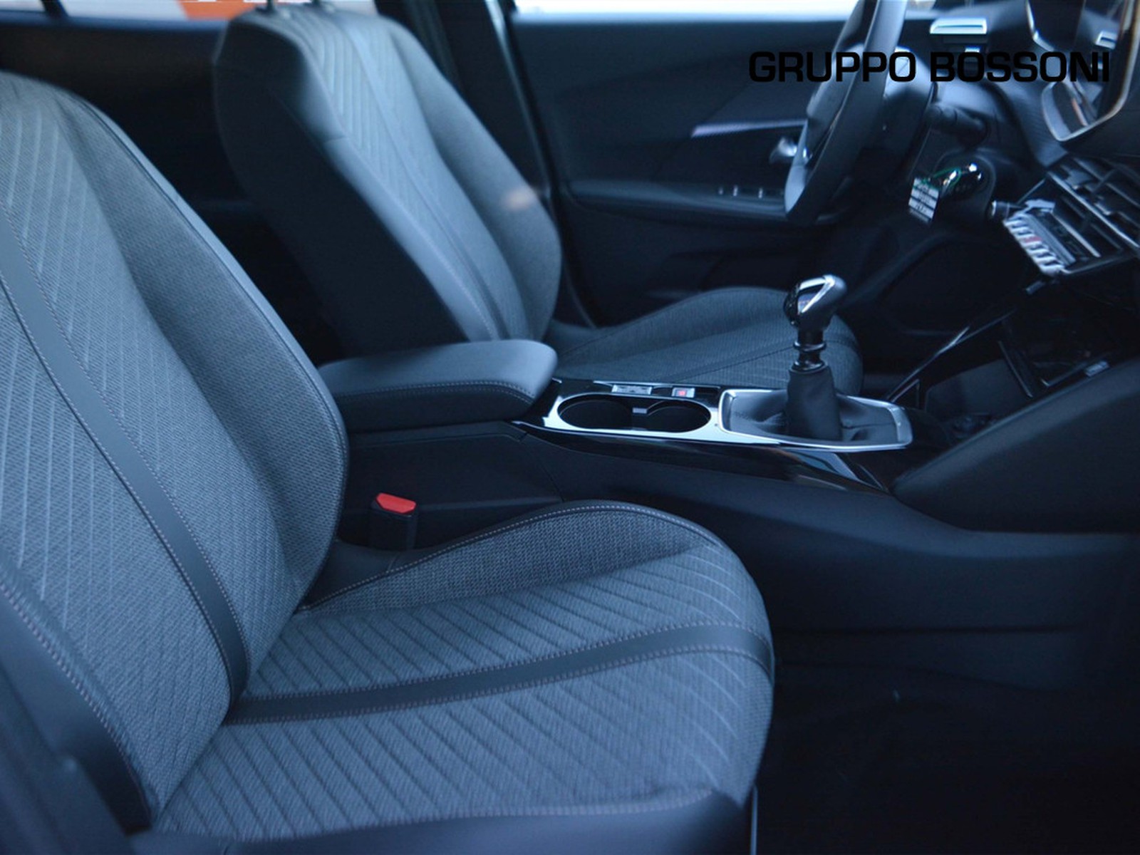 5 - Peugeot 2008 1.2 puretech 100cv allure s&s