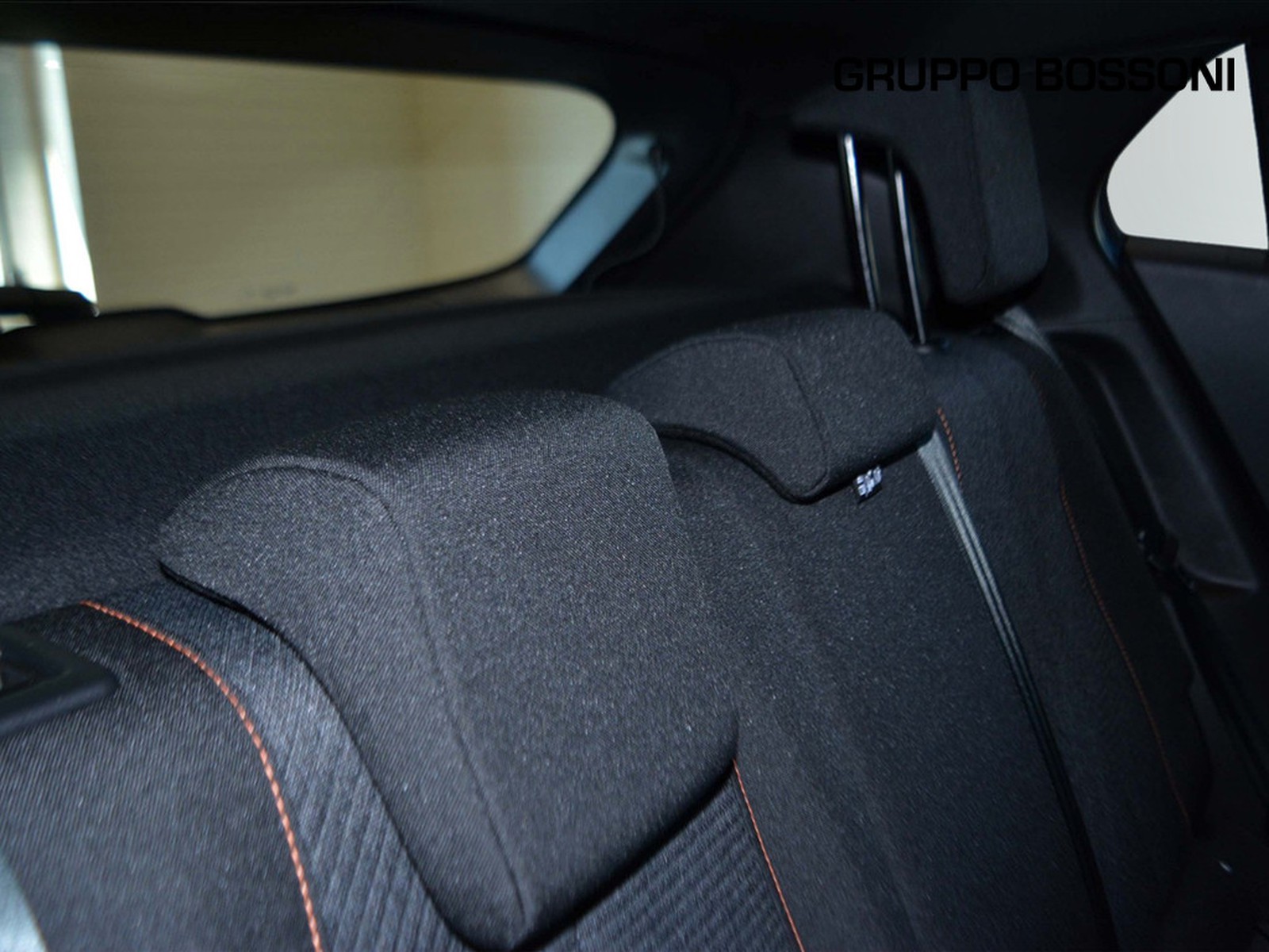 6 - Peugeot 2008 1.2 puretech 100cv style s&s